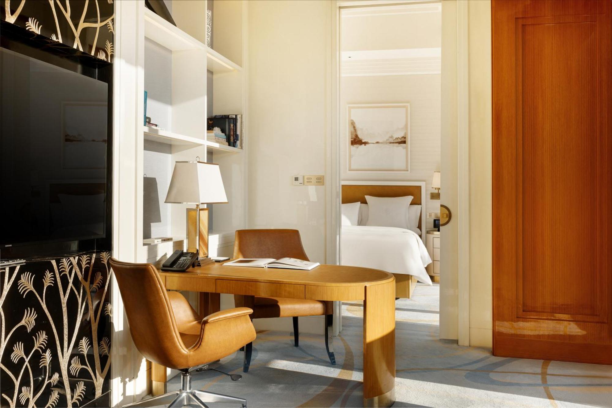 Four Seasons Hotel Tianjin Exterior photo