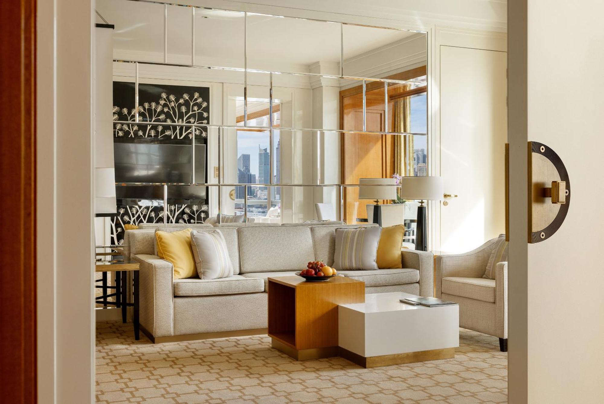 Four Seasons Hotel Tianjin Exterior photo